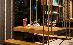 Moxy Amsterdam Schiphol Airport